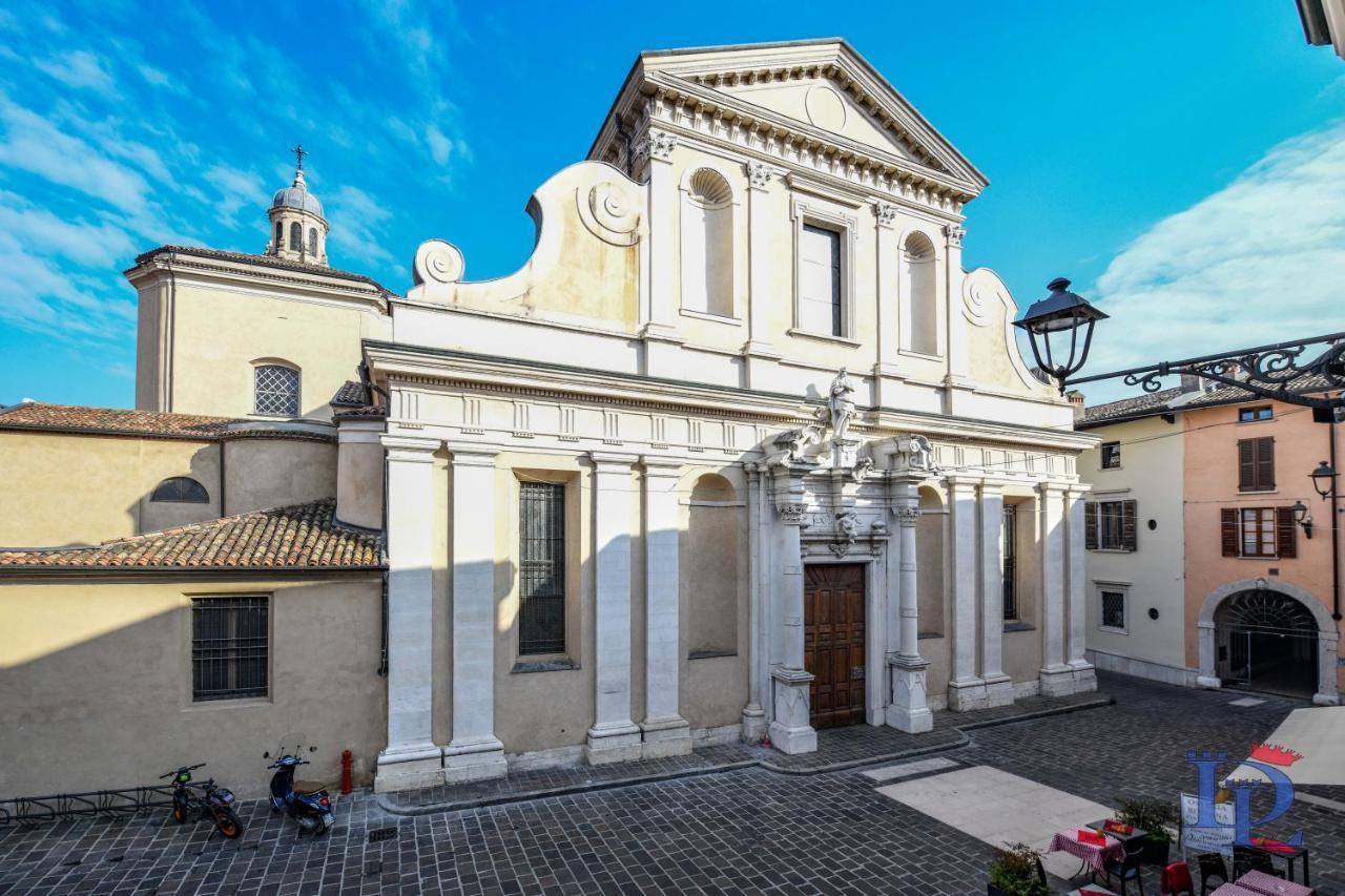 Desenzanoloft Official Partner Marriott Homes & Villas - Apa Dom Downtown Family Apartment Desenzano del Garda Exterior photo